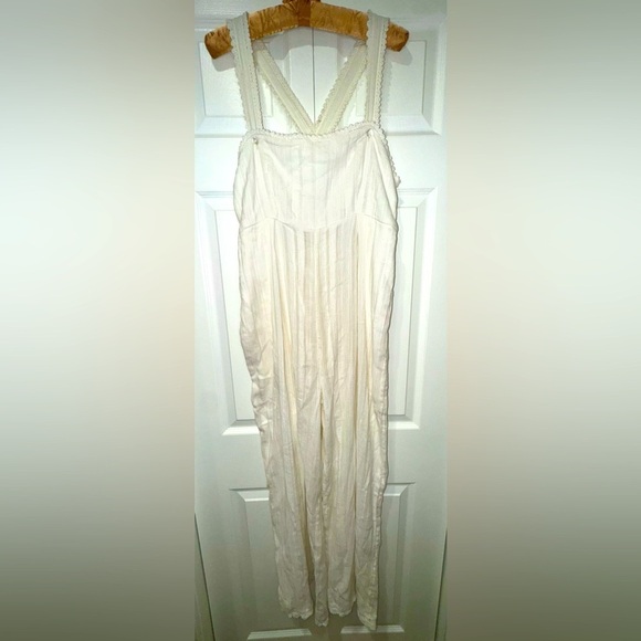 Robin Piccone Textured Cream Cotton Jo Sleeveless Jumpsuit. Size Large NWT - Picture 2 of 14